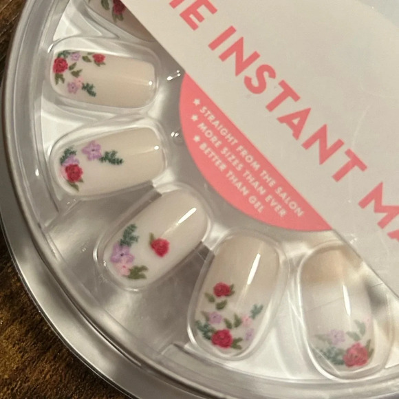 Floral press-on nails - Picture 3 of 8